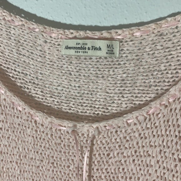 Abercrombie soft pink shredded top. M/L - Picture 5 of 5